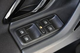 2012款斯柯达晶锐1.6L手动酷黑版