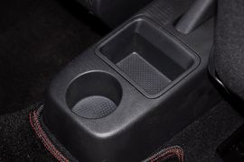 2012款斯柯达晶锐1.6L手动酷黑版
