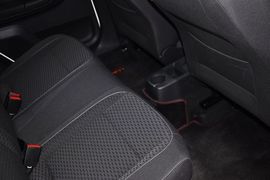 2012款斯柯达晶锐1.6L手动酷黑版