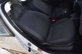 2012款斯柯达晶锐1.6L手动酷黑版