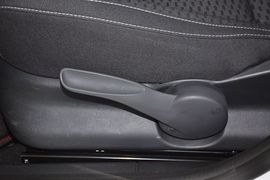 2012款斯柯达晶锐1.6L手动酷黑版
