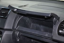 2012款斯柯达晶锐1.6L手动酷黑版