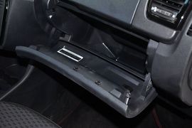 2012款斯柯达晶锐1.6L手动酷黑版