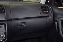 2012款斯柯达晶锐1.6L手动酷黑版