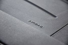2012款斯柯达晶锐1.6L手动酷黑版