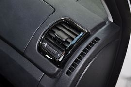 2012款斯柯达晶锐1.6L手动酷黑版