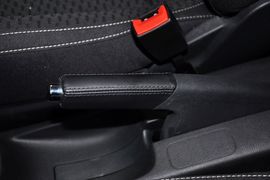 2012款斯柯达晶锐1.6L手动酷黑版