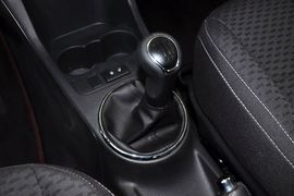 2012款斯柯达晶锐1.6L手动酷黑版