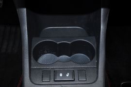 2012款斯柯达晶锐1.6L手动酷黑版
