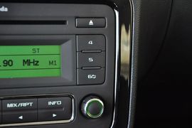 2012款斯柯达晶锐1.6L手动酷黑版