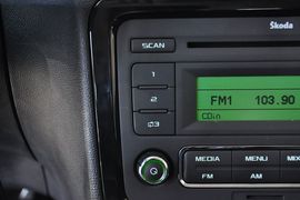 2012款斯柯达晶锐1.6L手动酷黑版