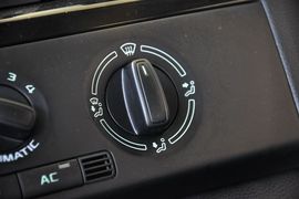 2012款斯柯达晶锐1.6L手动酷黑版