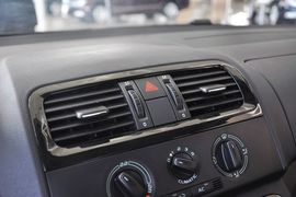2012款斯柯达晶锐1.6L手动酷黑版