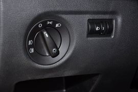 2012款斯柯达晶锐1.6L手动酷黑版