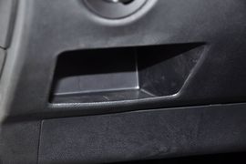 2012款斯柯达晶锐1.6L手动酷黑版