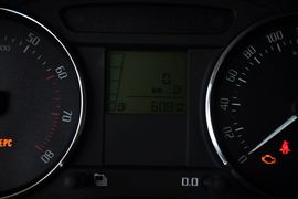 2012款斯柯达晶锐1.6L手动酷黑版