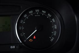 2012款斯柯达晶锐1.6L手动酷黑版