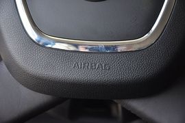 2012款斯柯达晶锐1.6L手动酷黑版
