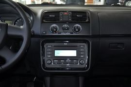 2012款斯柯达晶锐1.6L手动酷黑版