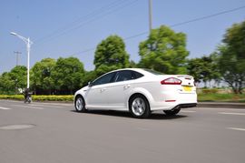 福特蒙迪欧致胜旗舰运动版试驾实拍