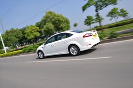 福特蒙迪欧致胜旗舰运动版试驾实拍