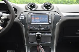 福特蒙迪欧致胜旗舰运动版试驾实拍