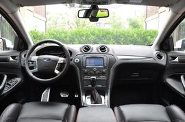 福特蒙迪欧致胜旗舰运动版试驾实拍