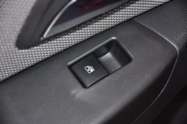2012款雪佛兰科鲁兹1.6SE手动舒适版