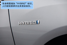 2012款丰田凯美瑞尊瑞场地试驾实拍