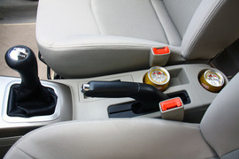 2012款长安悦翔V3试驾