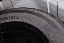 2012款长安CX30三厢1.6L手动豪华型