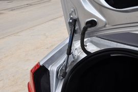 2012款长安CX30三厢1.6L手动豪华型