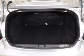 2012款长安CX30三厢1.6L手动豪华型