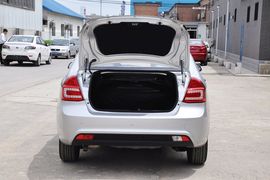 2012款长安CX30三厢1.6L手动豪华型