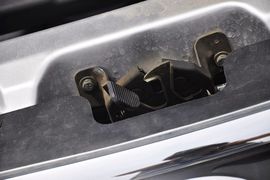 2012款长安CX30三厢1.6L手动豪华型