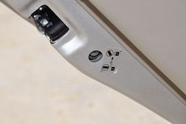 2012款长安CX30三厢1.6L手动豪华型