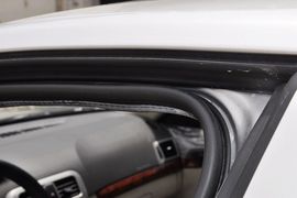 2012款长安CX30三厢1.6L手动豪华型