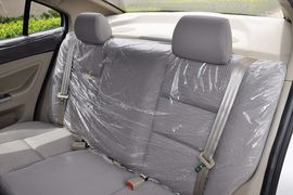 2012款长安CX30三厢1.6L手动豪华型