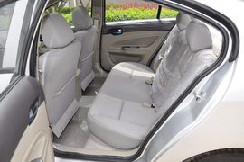 2012款长安CX30三厢1.6L手动豪华型