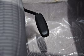 2012款长安CX30三厢1.6L手动豪华型