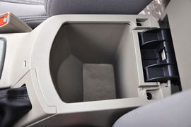 2012款长安CX30三厢1.6L手动豪华型