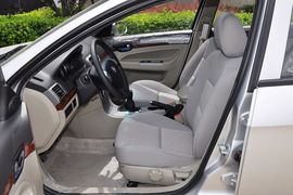 2012款长安CX30三厢1.6L手动豪华型