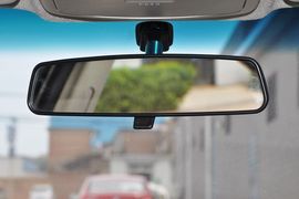 2012款长安CX30三厢1.6L手动豪华型