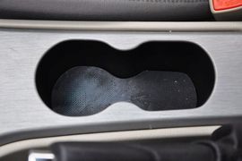 2012款长安CX30三厢1.6L手动豪华型