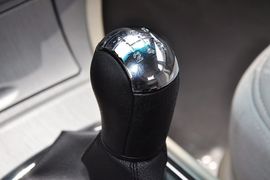 2012款长安CX30三厢1.6L手动豪华型