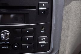 2012款长安CX30三厢1.6L手动豪华型