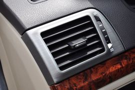 2012款长安CX30三厢1.6L手动豪华型