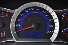 2012款长安CX30三厢1.6L手动豪华型