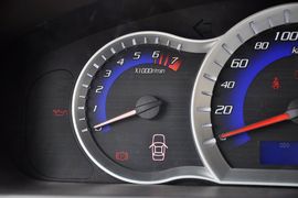 2012款长安CX30三厢1.6L手动豪华型