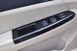 2012款长安逸动1.6L手动舒雅型